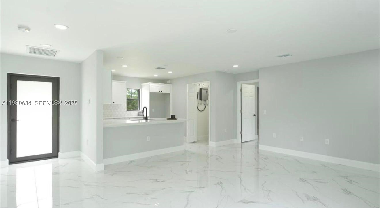 761 Kirkman Ave Property Photo 3
