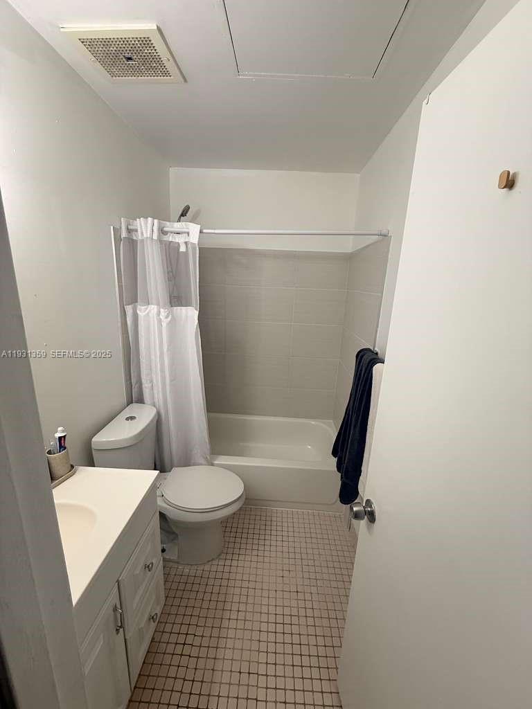 18101 Nw 68th Ave C202 Property Photo 8