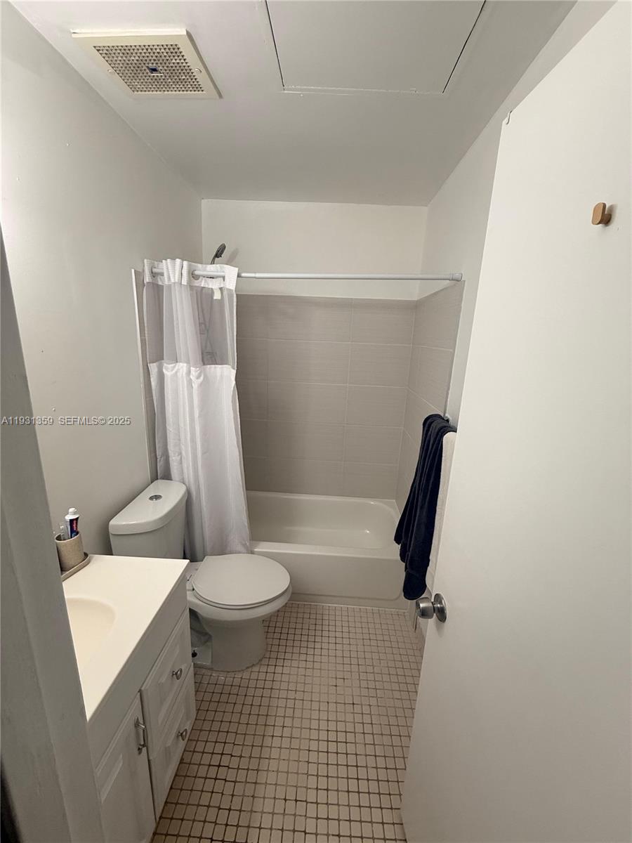 18101 Nw 68th Ave C202 Property Photo 9