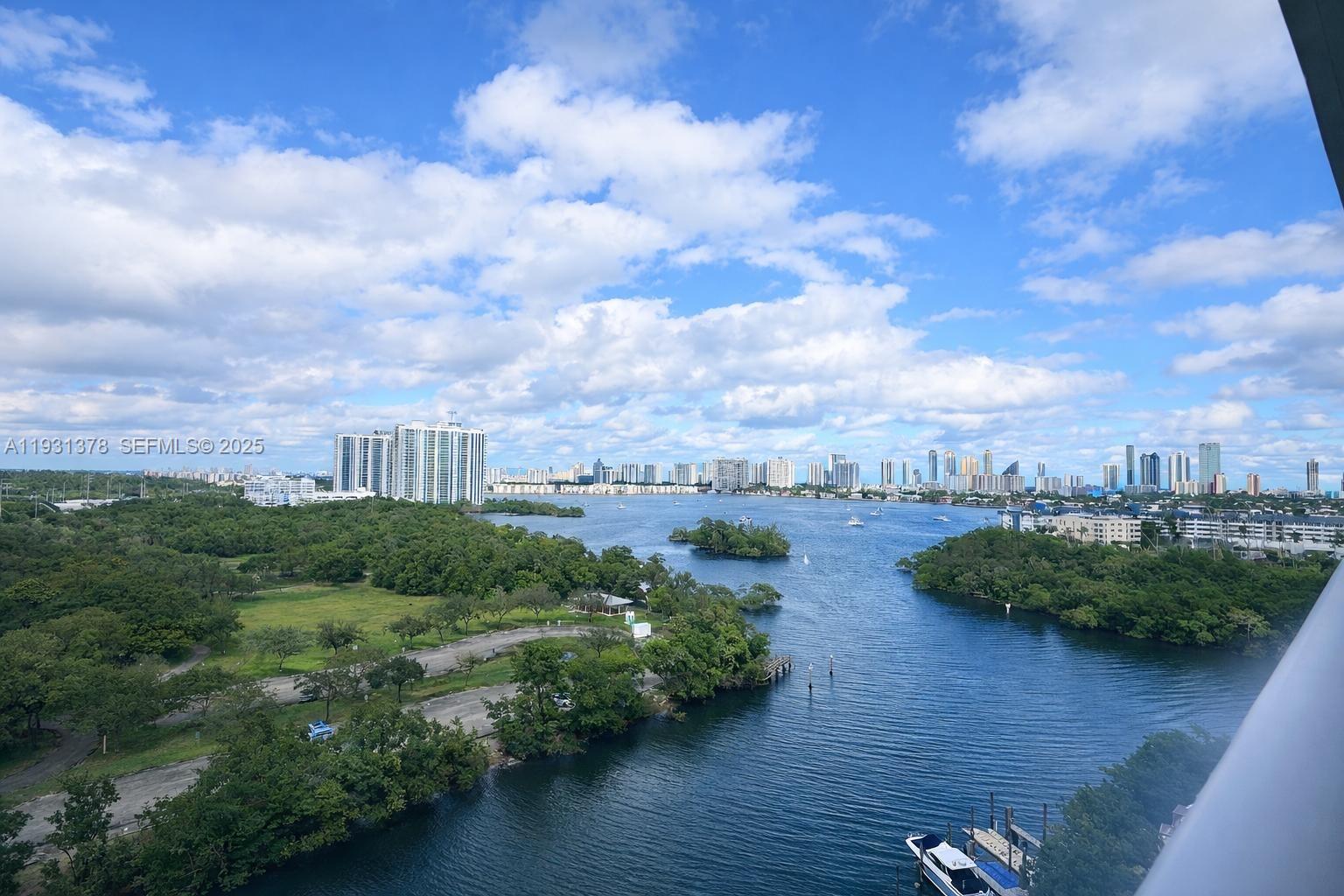 16385 Biscayne Blvd 1102 Property Photo 1