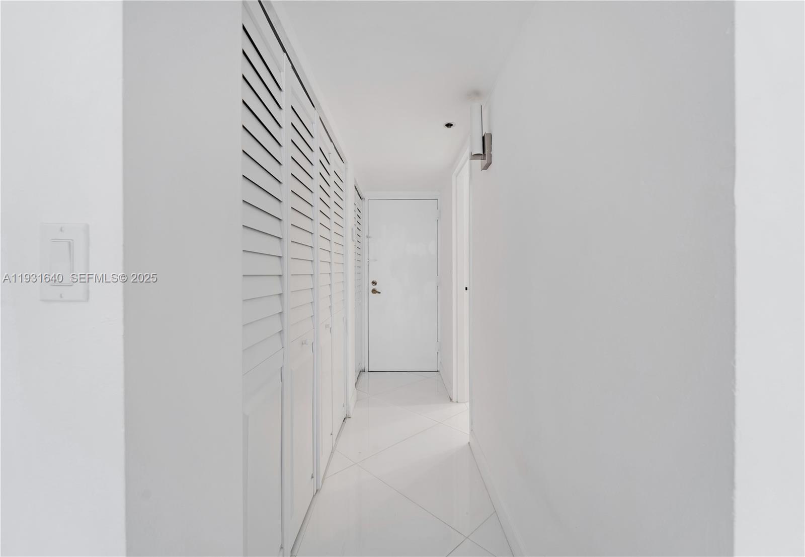 7601 E Treasure Dr 819 Property Photo 11