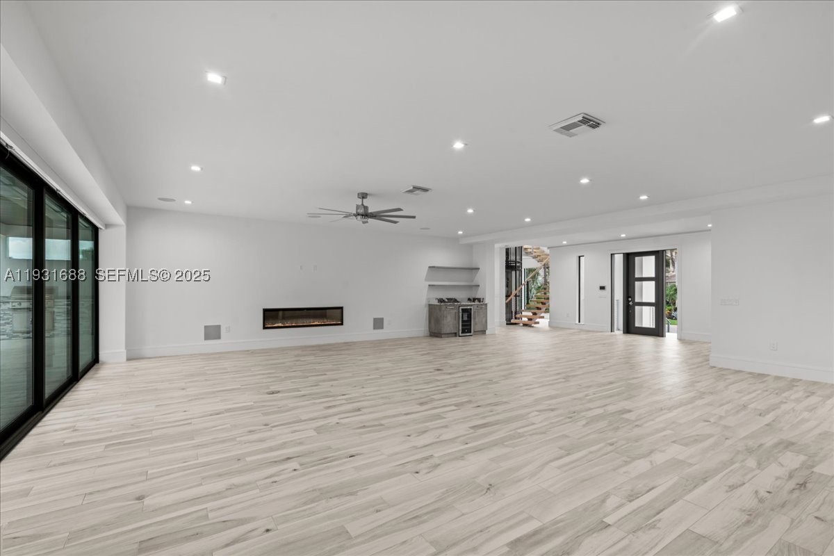 3800 Crayton Road Property Photo 29