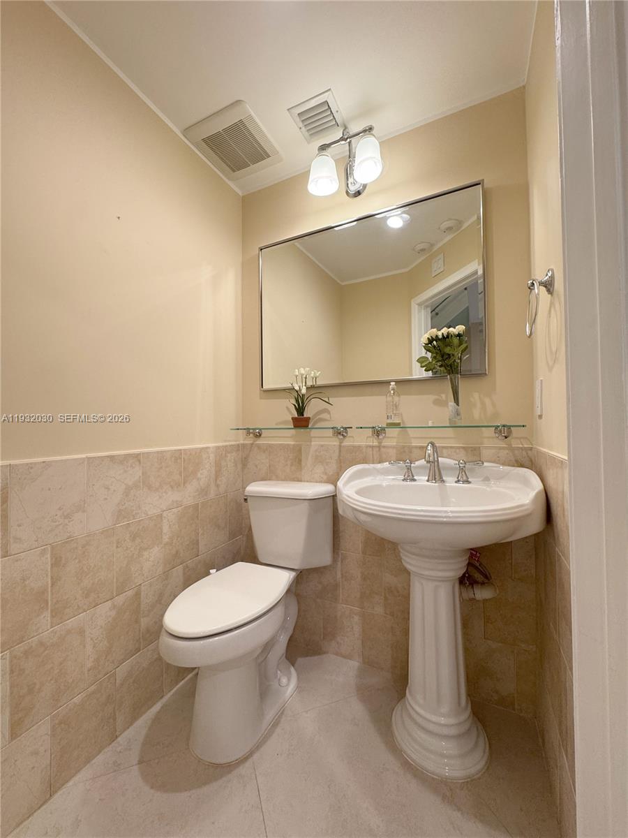 610 Misty Oaks Ln Property Photo 5