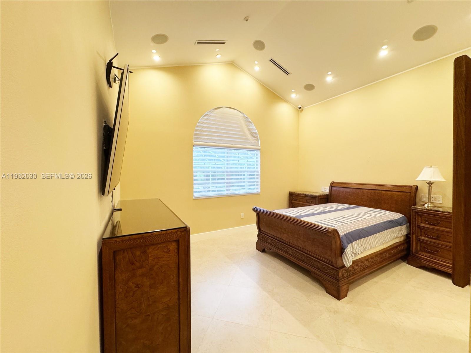 610 Misty Oaks Ln Property Photo 23