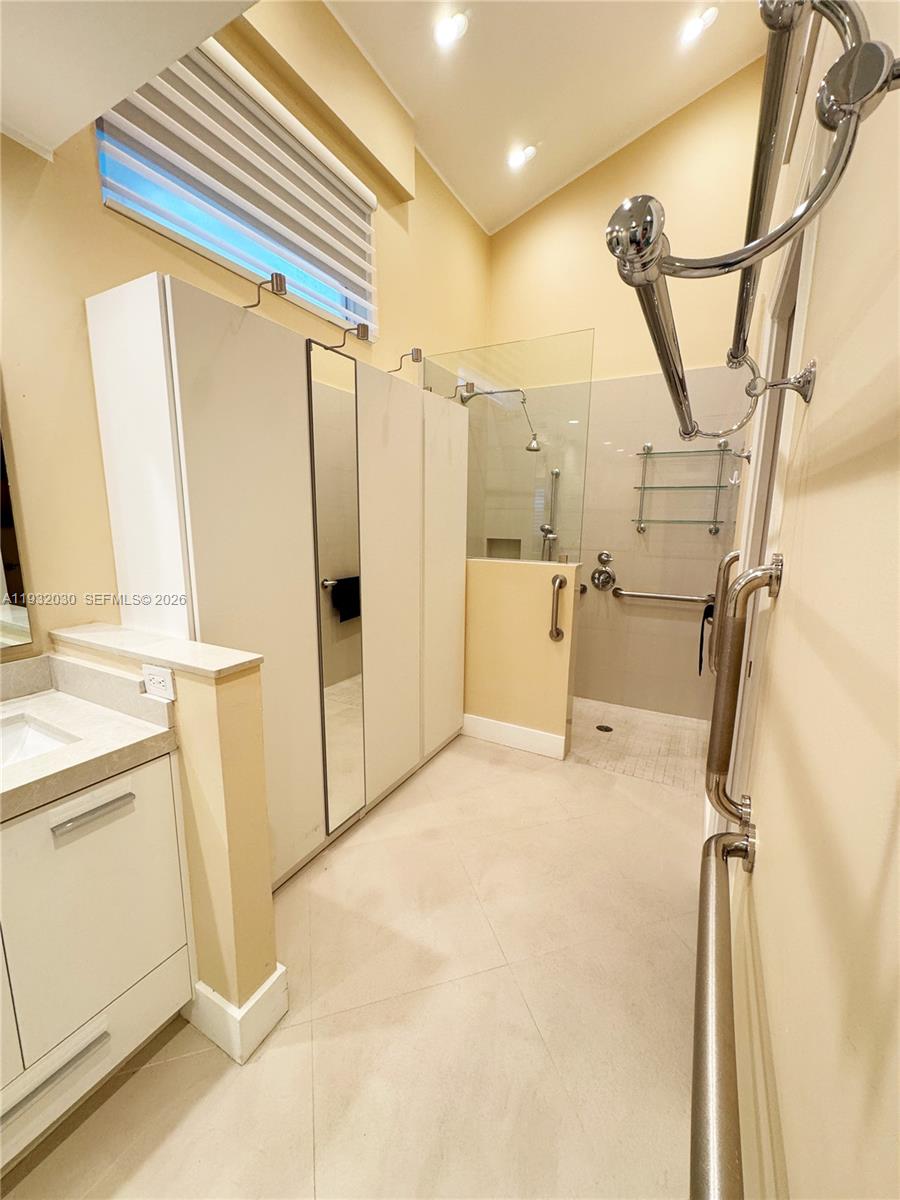 610 Misty Oaks Ln Property Photo 25
