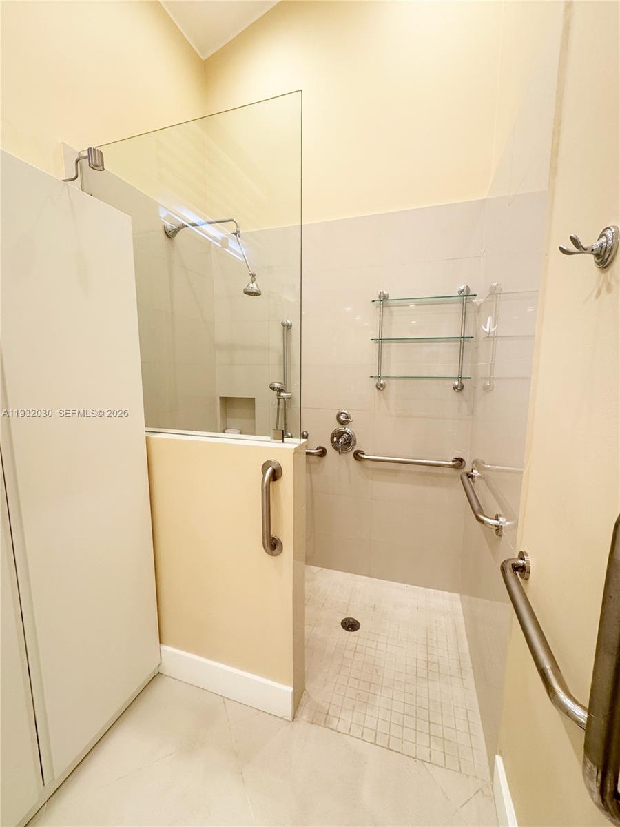 610 Misty Oaks Ln Property Photo 28