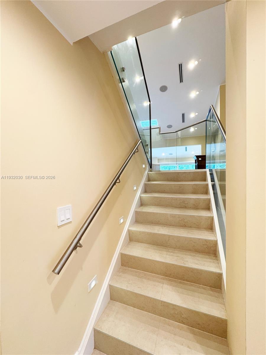 610 Misty Oaks Ln Property Photo 29
