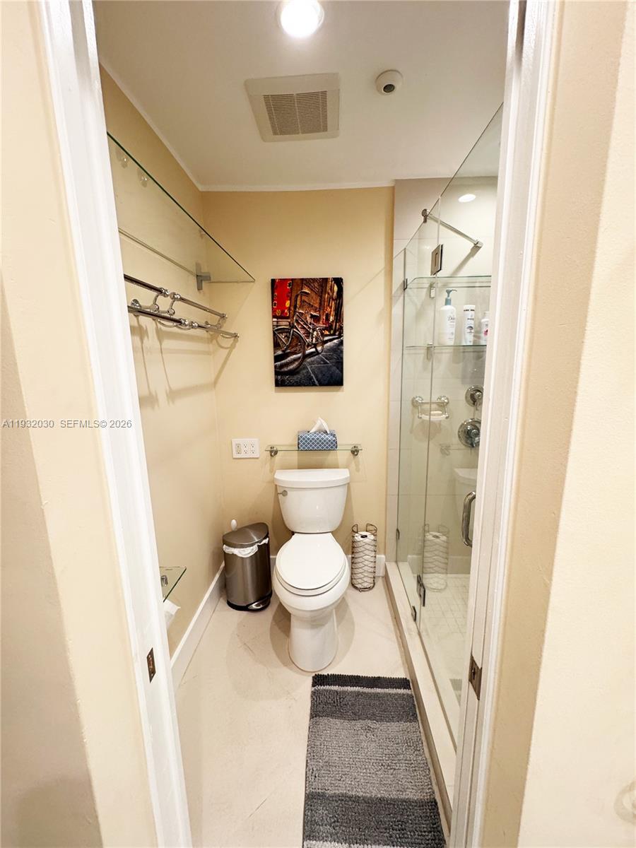 610 Misty Oaks Ln Property Photo 34