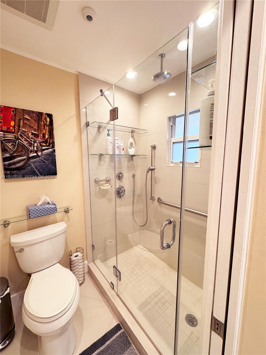 610 Misty Oaks Ln Property Photo 35