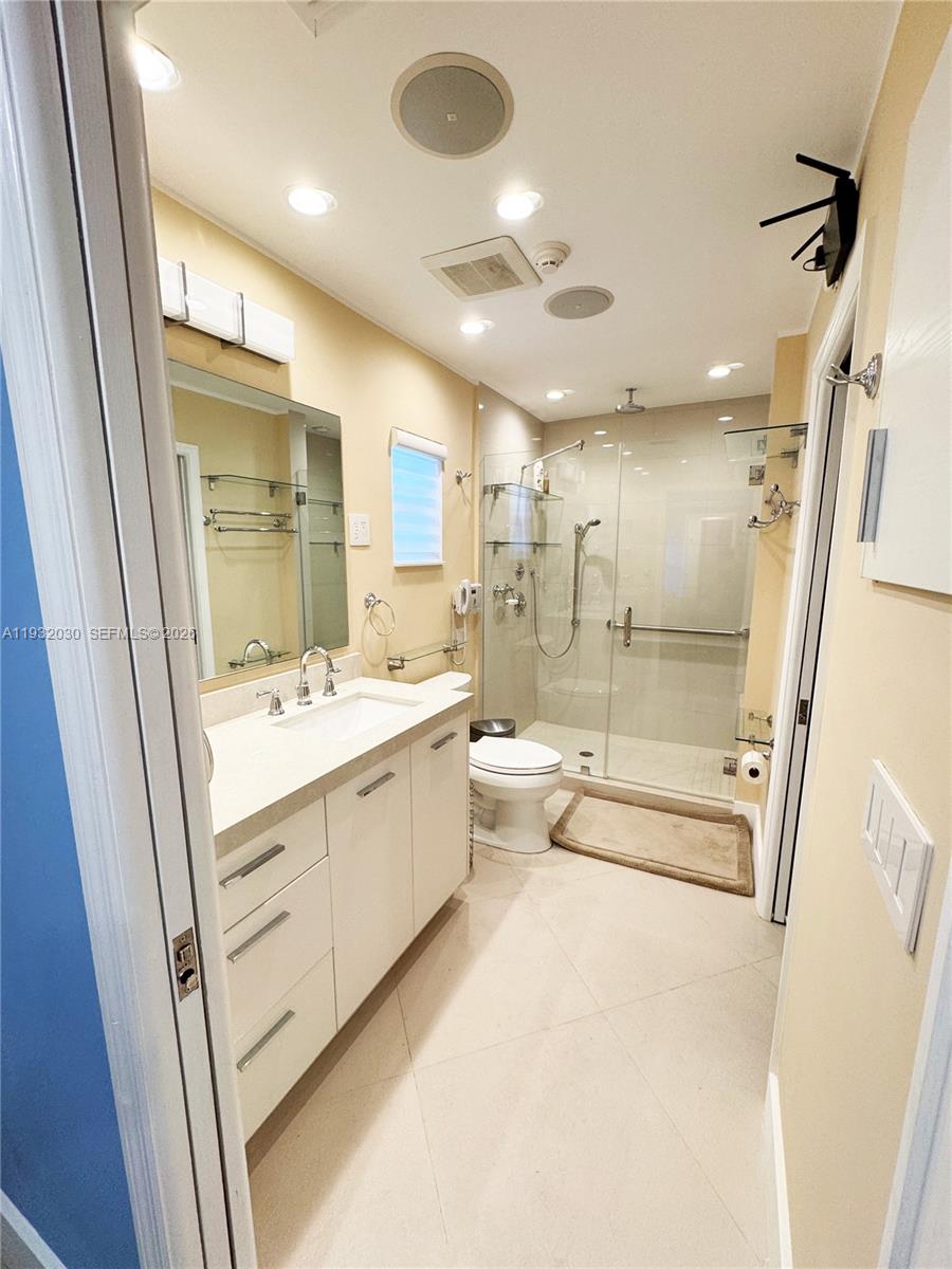 610 Misty Oaks Ln Property Photo 38