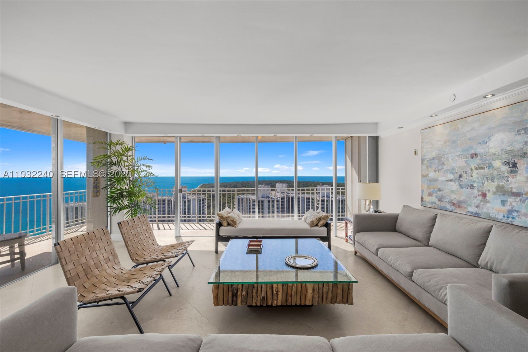 881 Ocean Dr 20a Property Photo 3