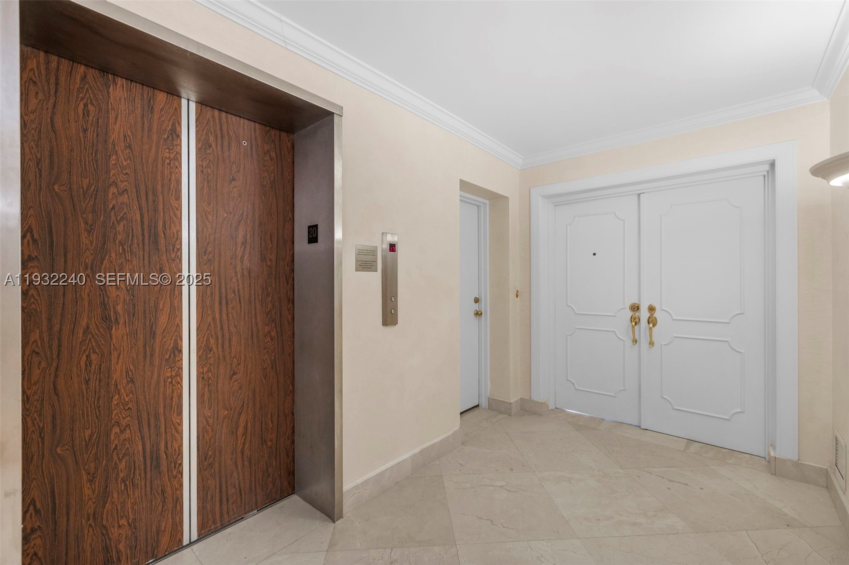 881 Ocean Dr 20a Property Photo 27
