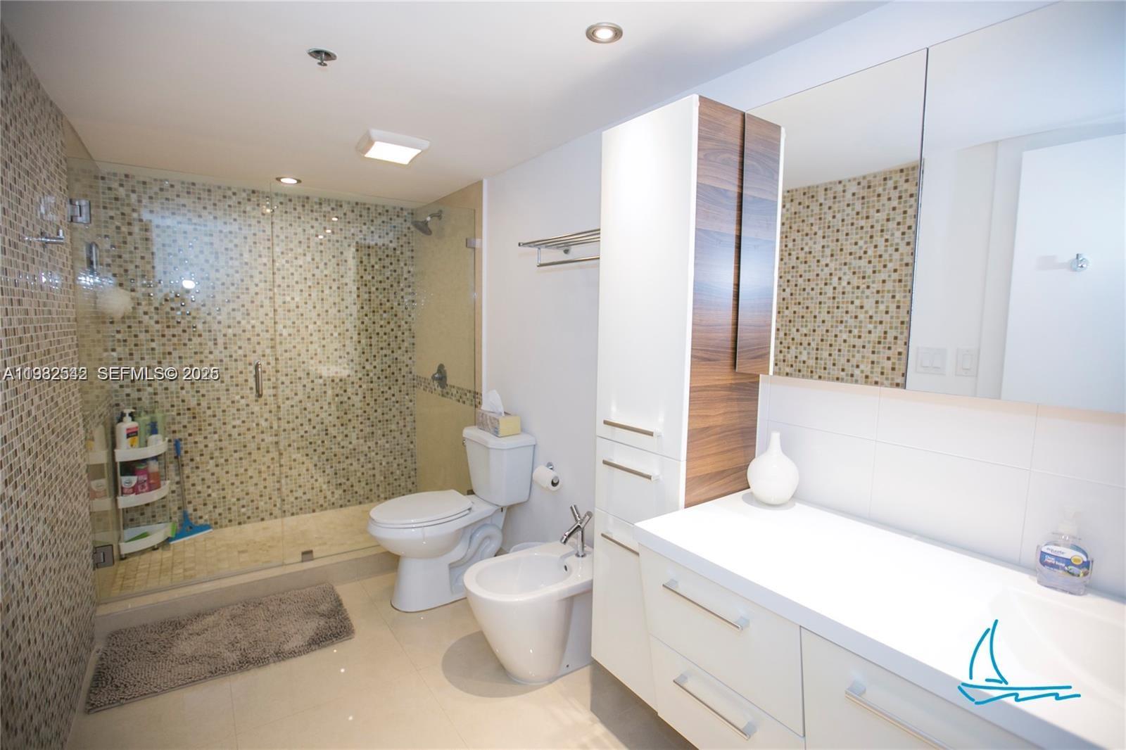8877 Collins Ave 805 Property Photo 10