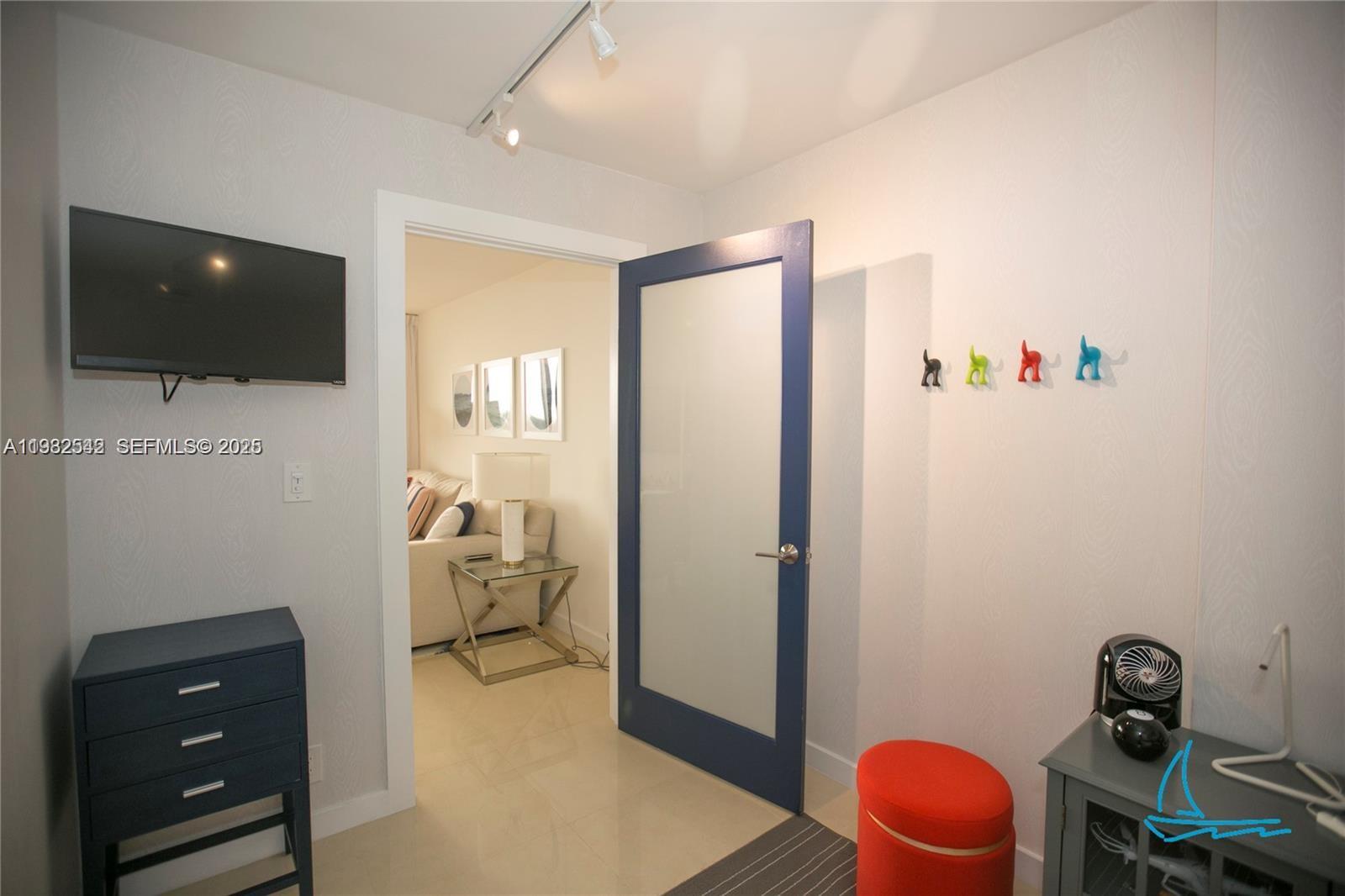 8877 Collins Ave 805 Property Photo 16