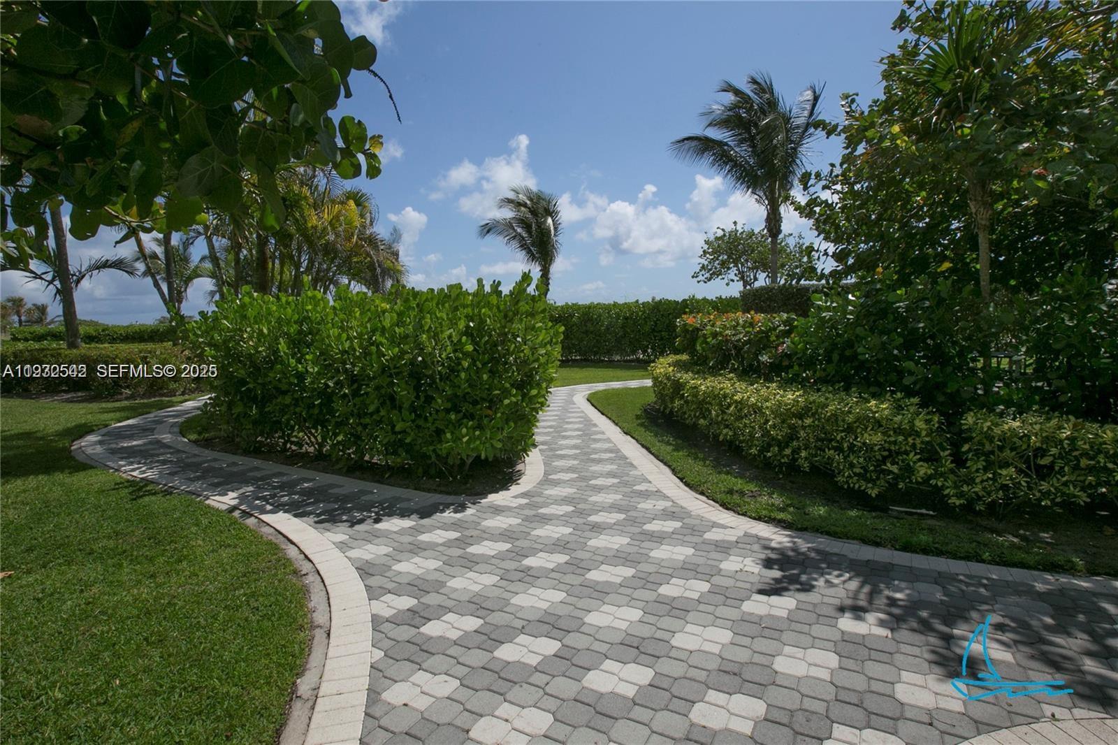 8877 Collins Ave 805 Property Photo 29