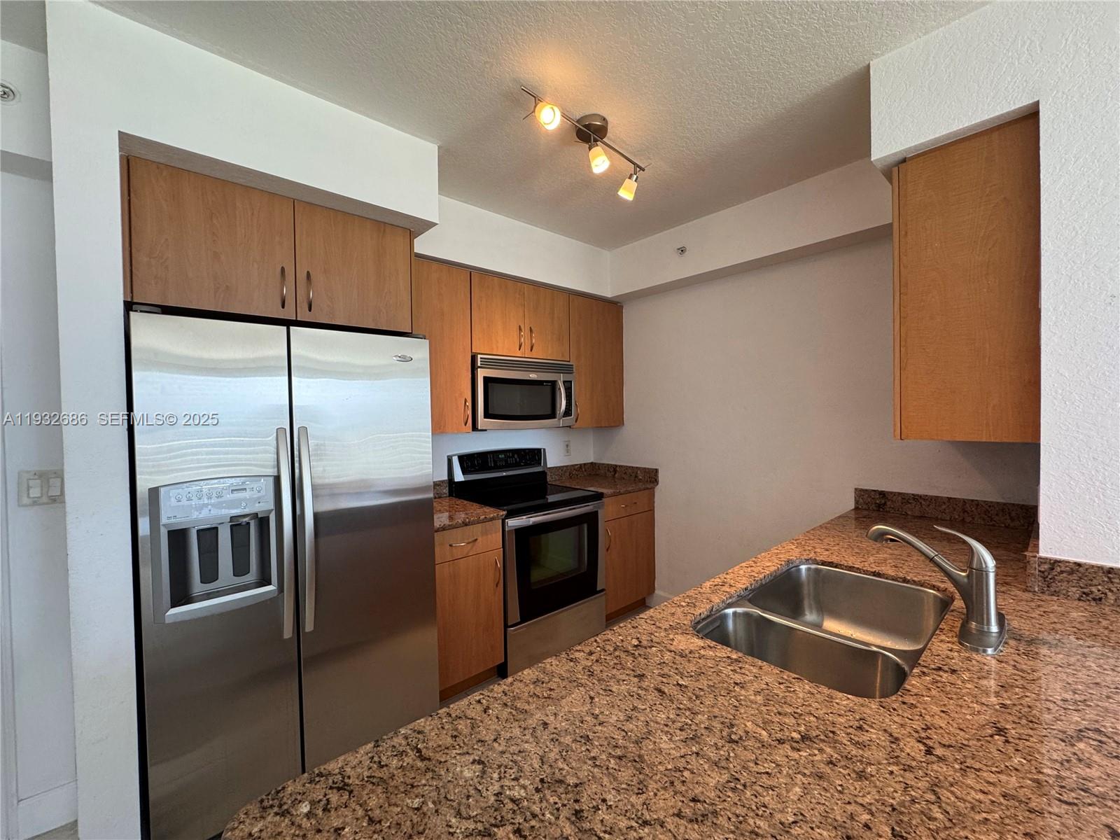 1830 Radius Dr 915 Property Photo 1