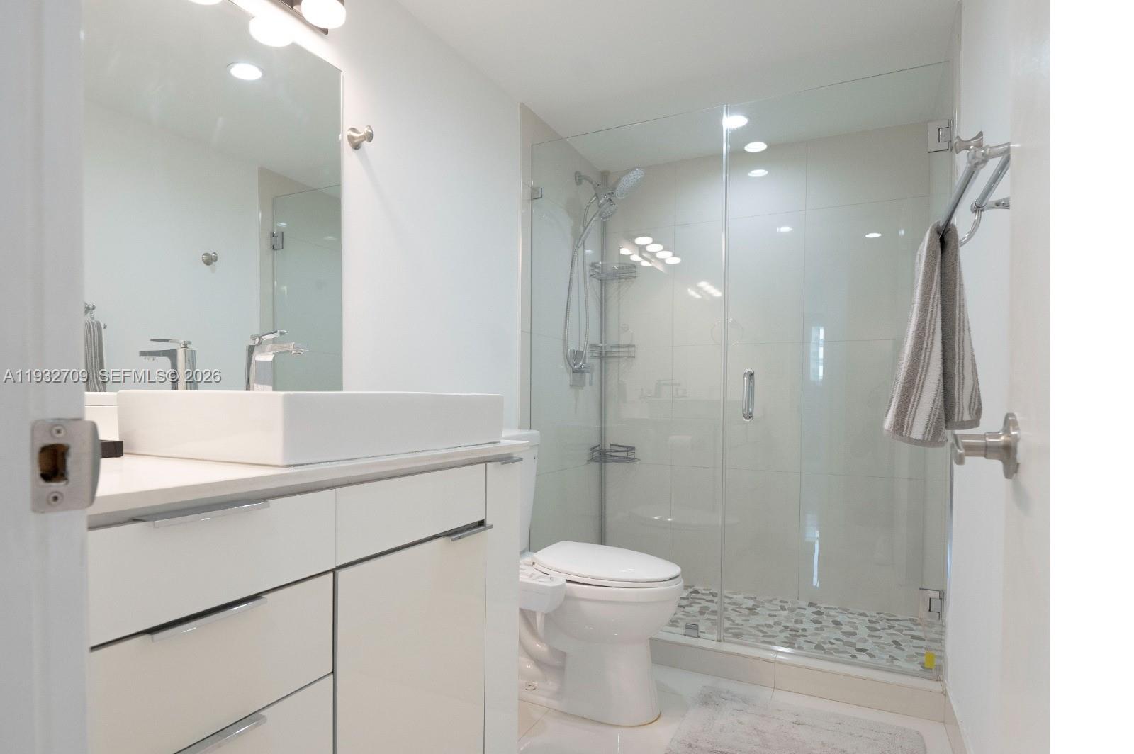 19380 Collins Ave 1003 Property Photo 9