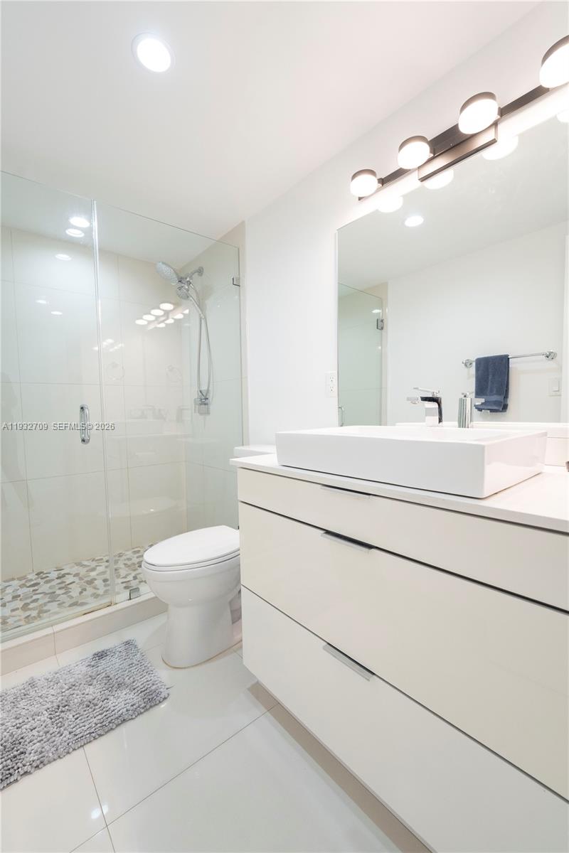 19380 Collins Ave 1003 Property Photo 25