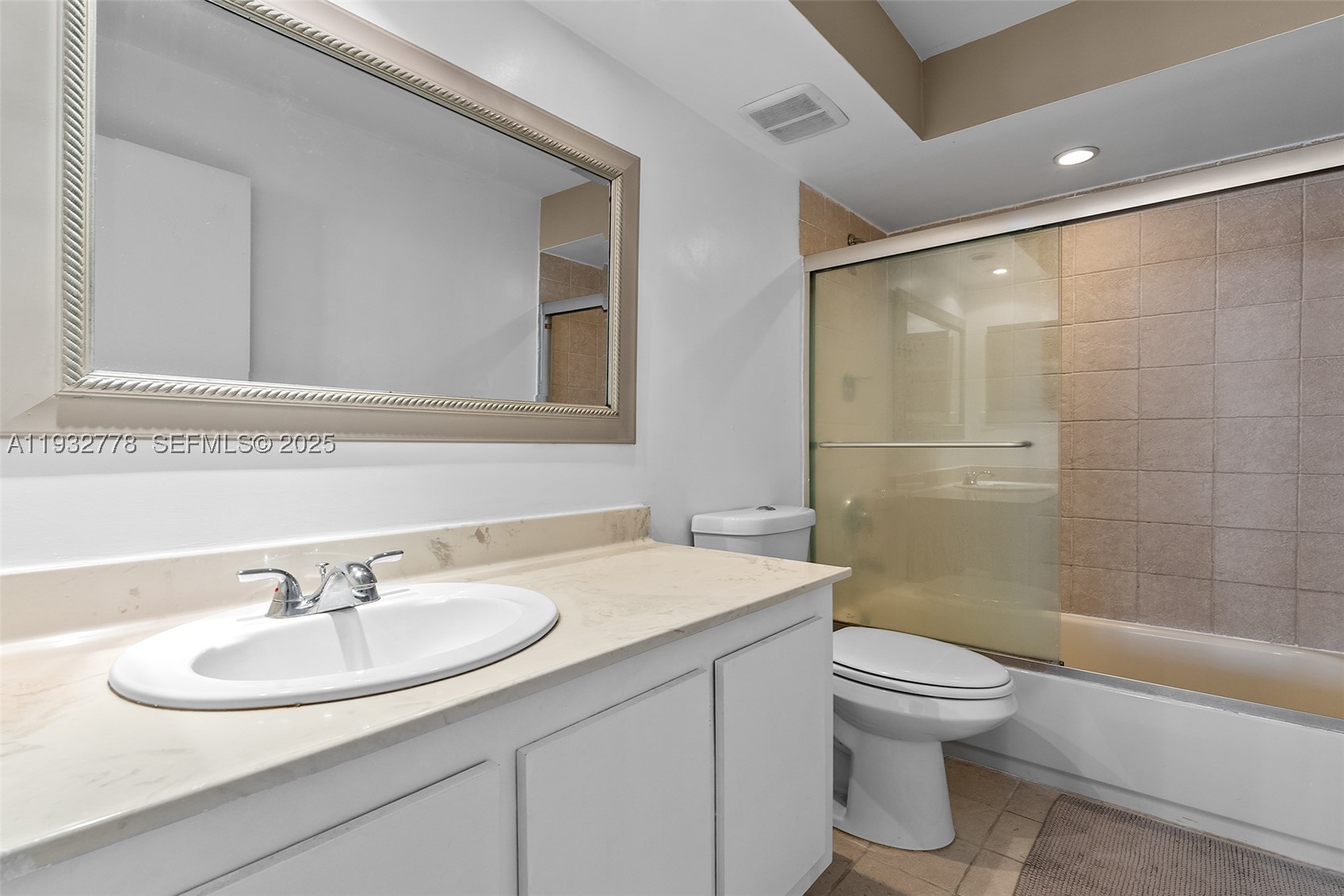 555 Ne 15th St 14g Property Photo 11