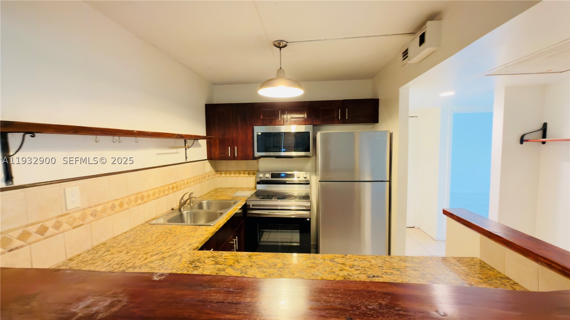 5855 Washington St 90 Property Photo 3