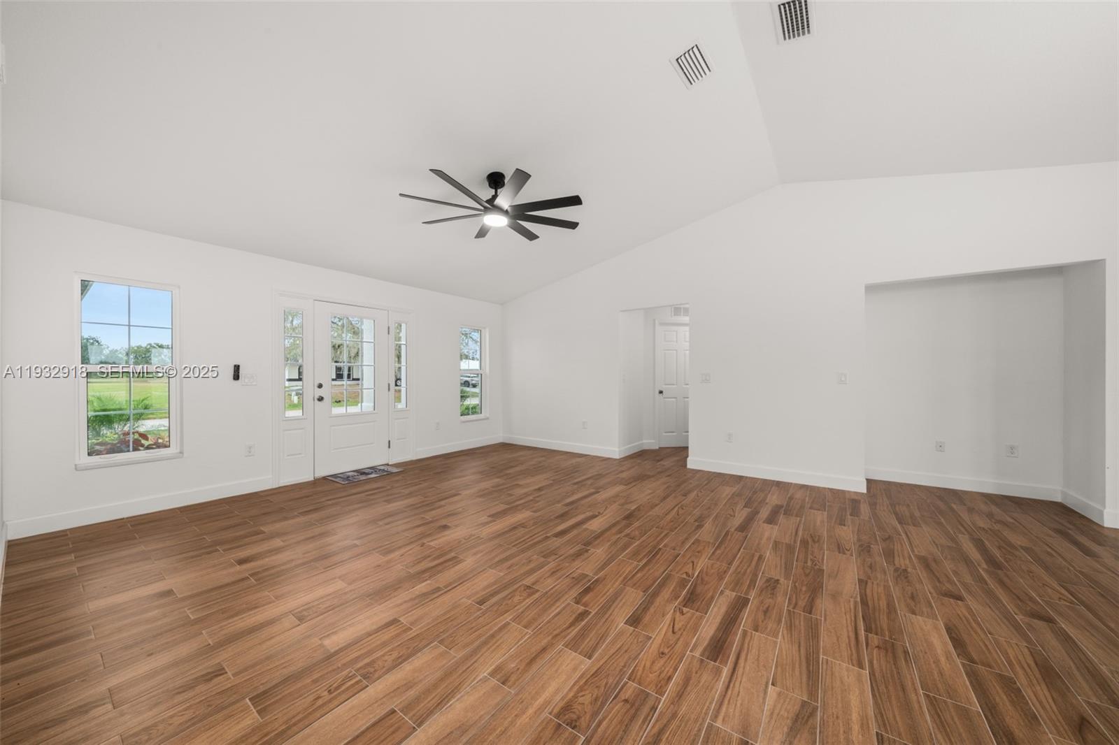 6724 Heavitree Dr Property Photo 8