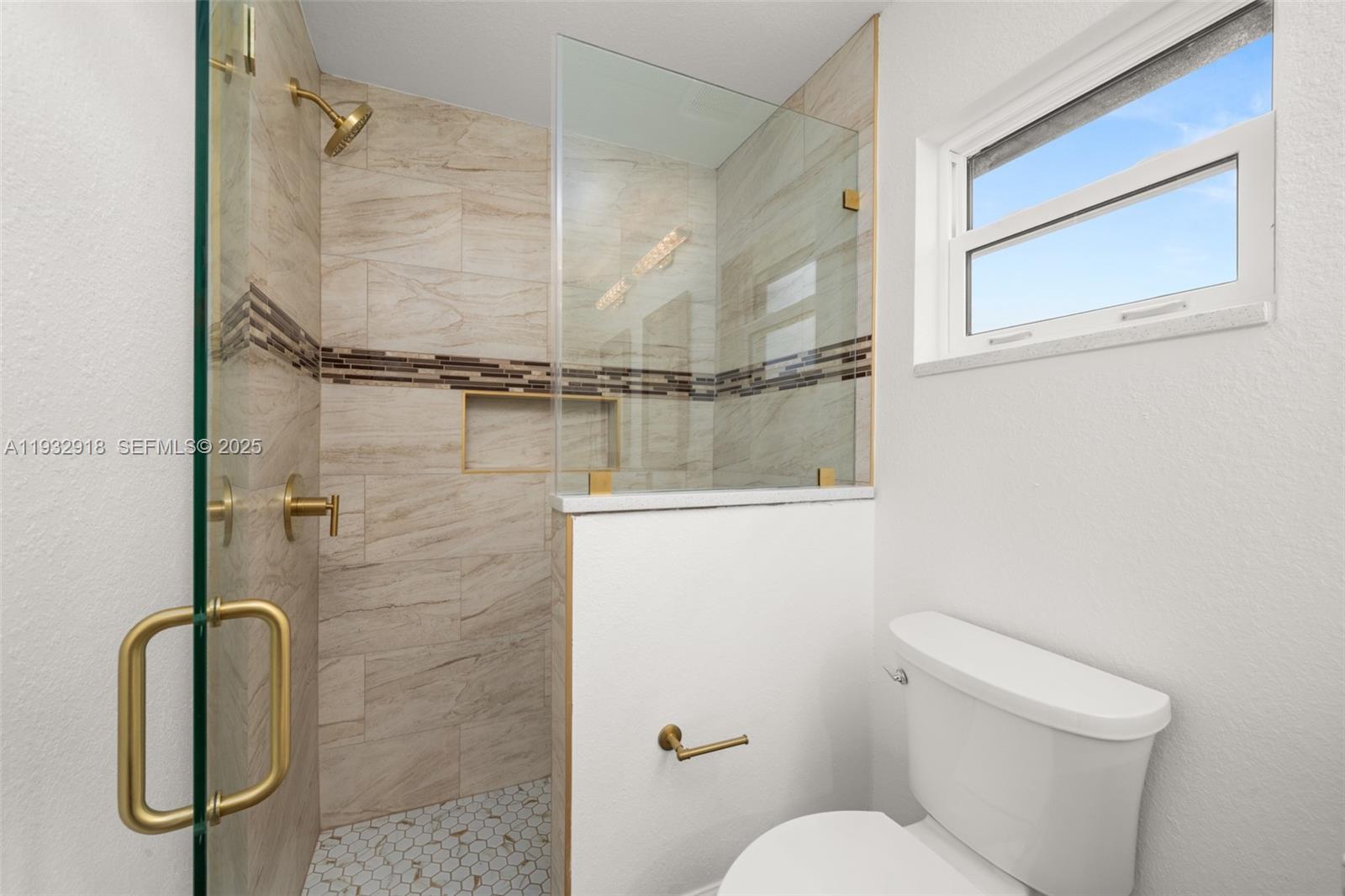 6724 Heavitree Dr Property Photo 30