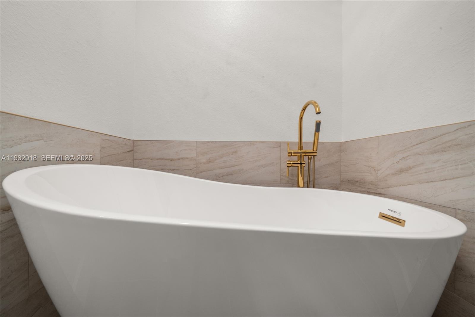 6724 Heavitree Dr Property Photo 31