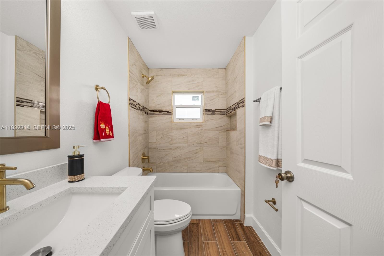 6724 Heavitree Dr Property Photo 37