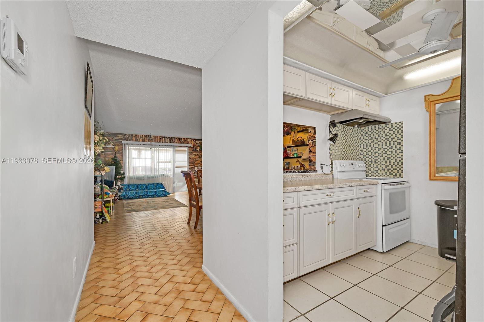 12027 S Greenway Cir 206 Property Photo 11