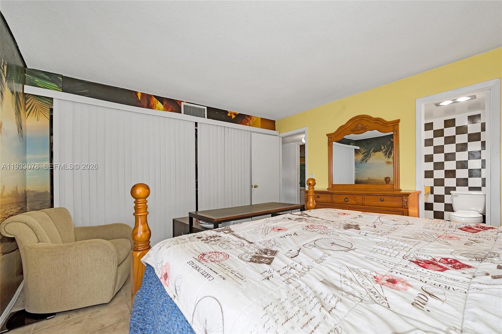 12027 S Greenway Cir 206 Property Photo 12