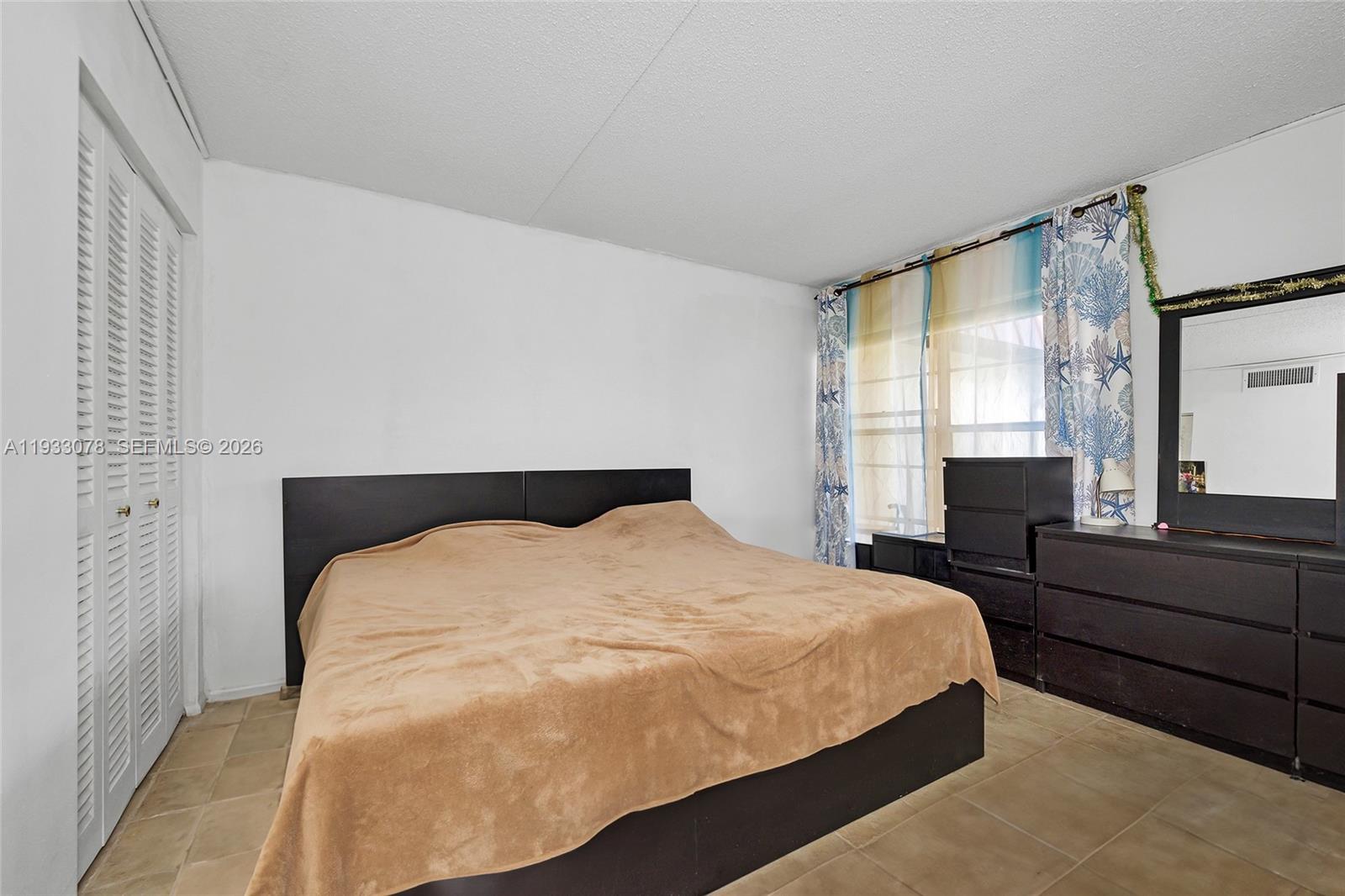 12027 S Greenway Cir 206 Property Photo 15
