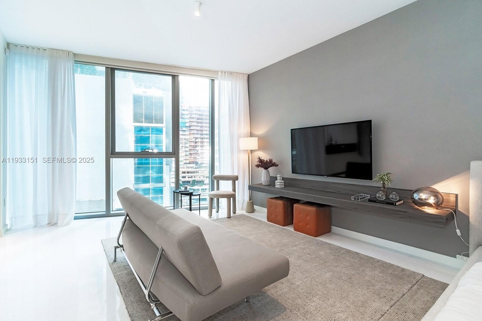 300 Biscayne Blvd Way 805 Property Photo 1