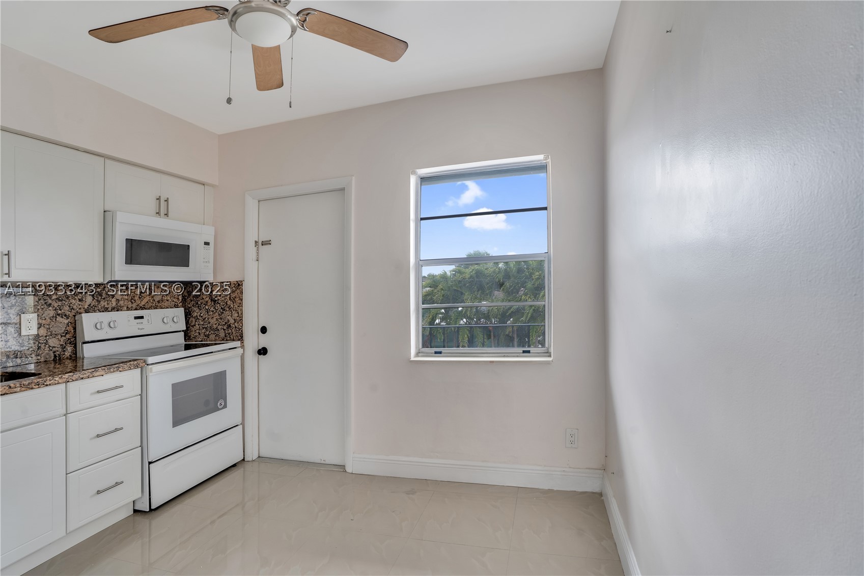7401 Pines Blvd 221 Property Photo 10