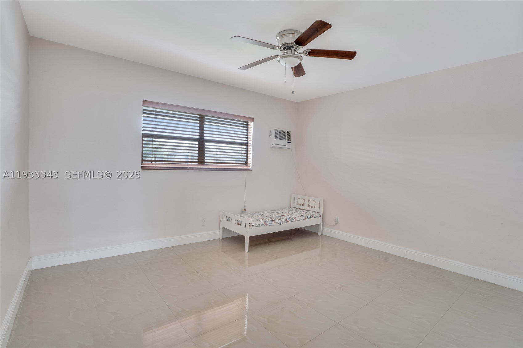 7401 Pines Blvd 221 Property Photo 11
