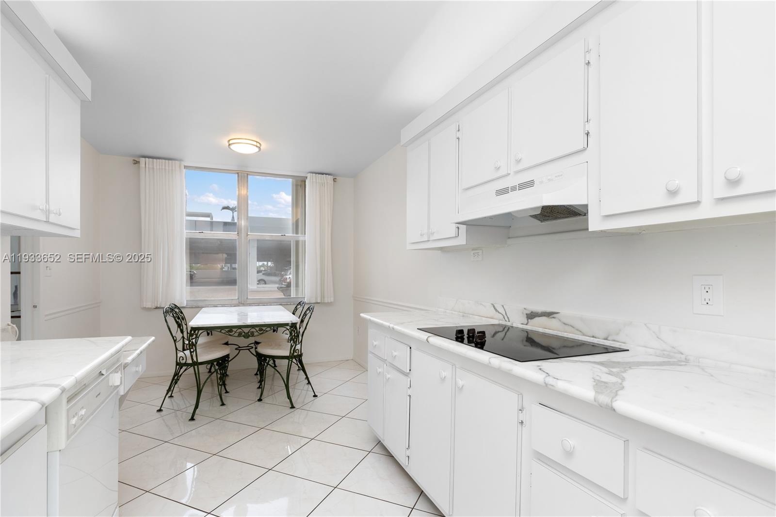 2751 S Ocean Dr 208s Property Photo 11