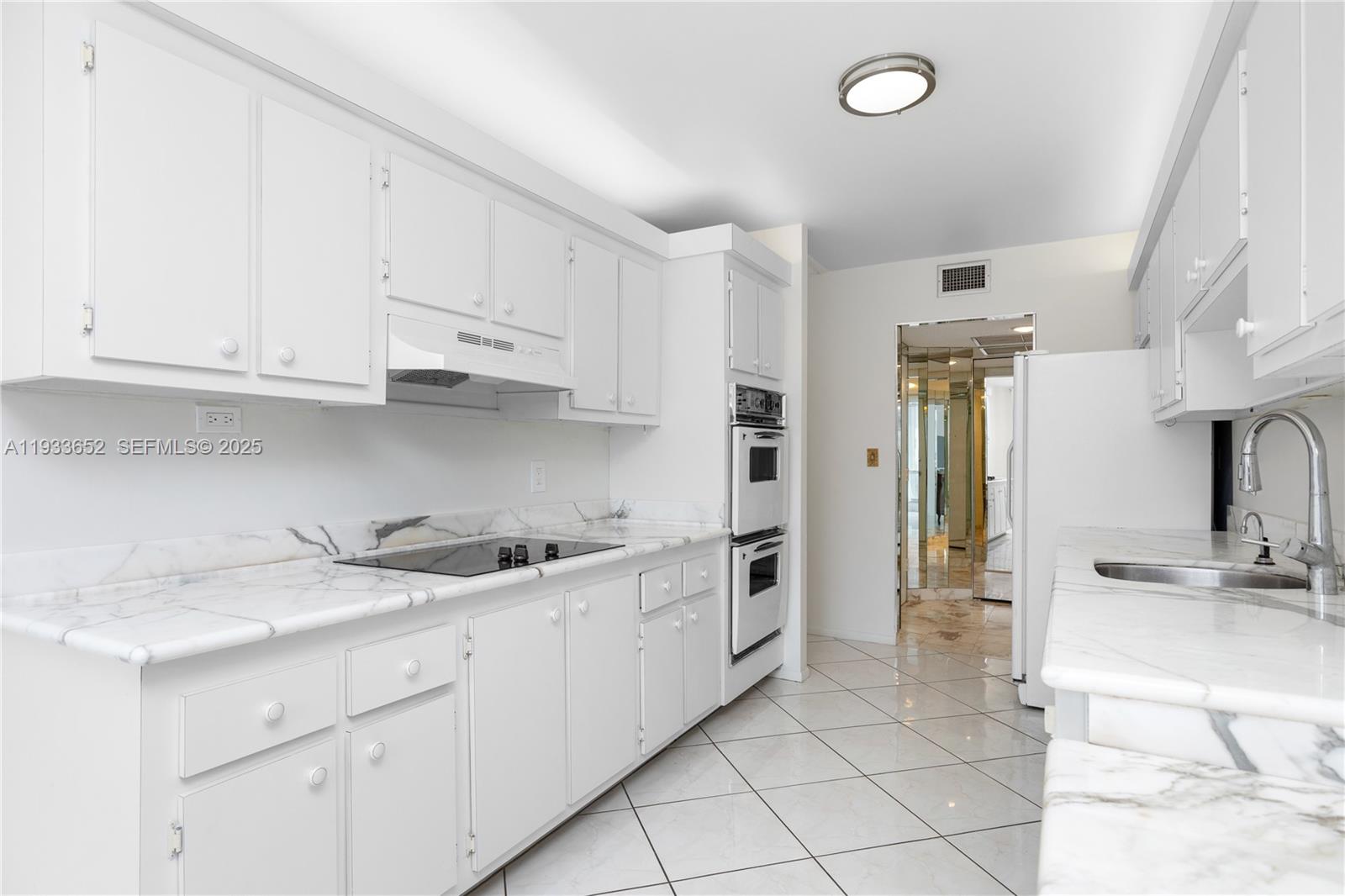 2751 S Ocean Dr 208s Property Photo 13