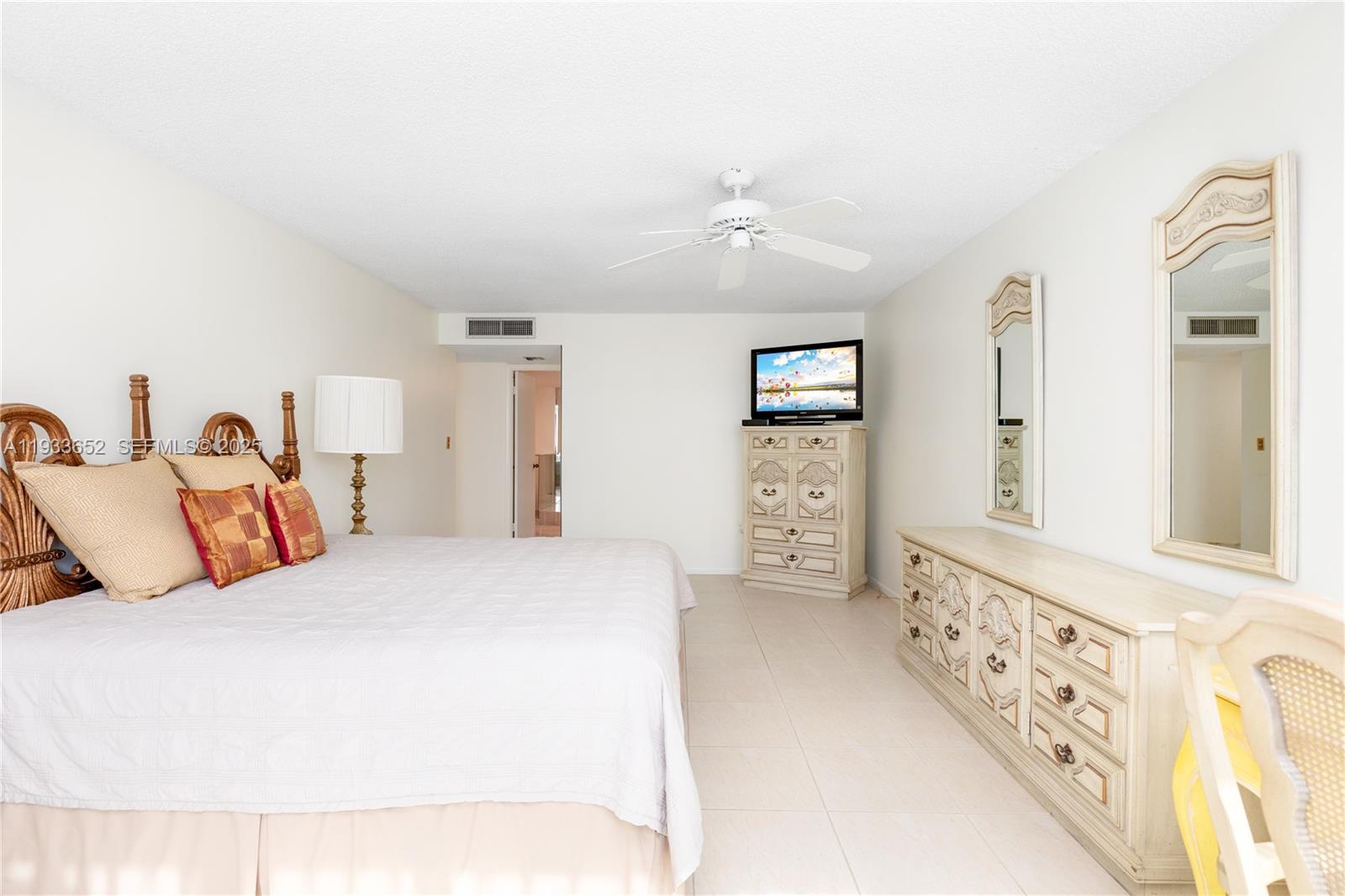 2751 S Ocean Dr 208s Property Photo 21