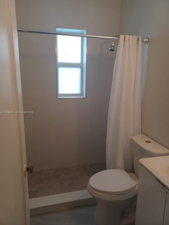 6950 Byron Ave 7 Property Photo 3