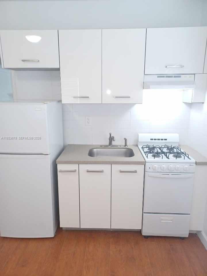 6950 Byron Ave 7 Property Photo 5