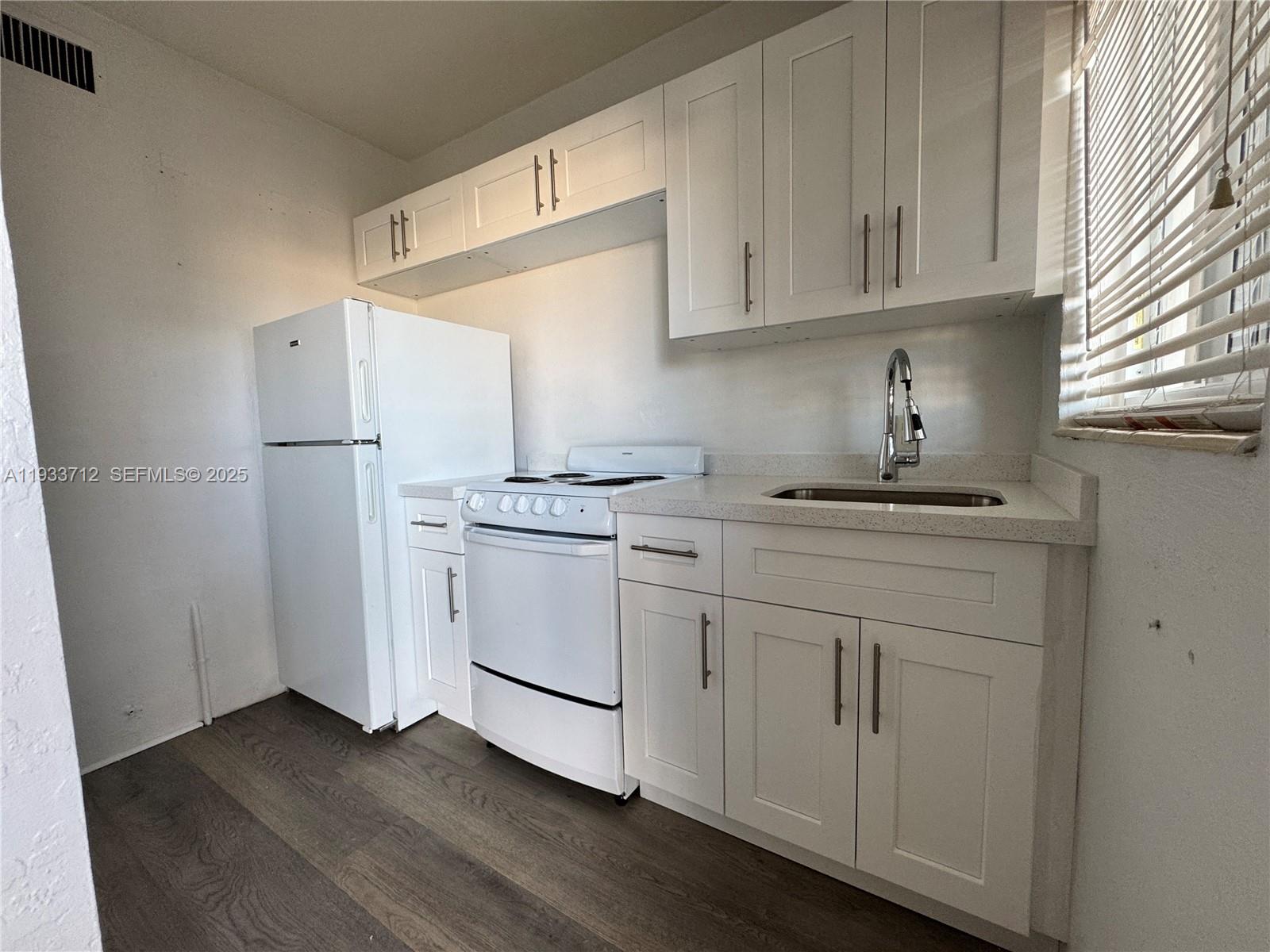 251 Hibiscus Dr 4 Property Photo 18