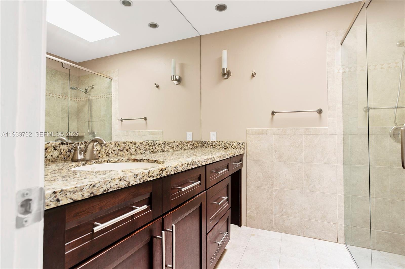 3074 S Oakland Forest Dr 702 Property Photo 14