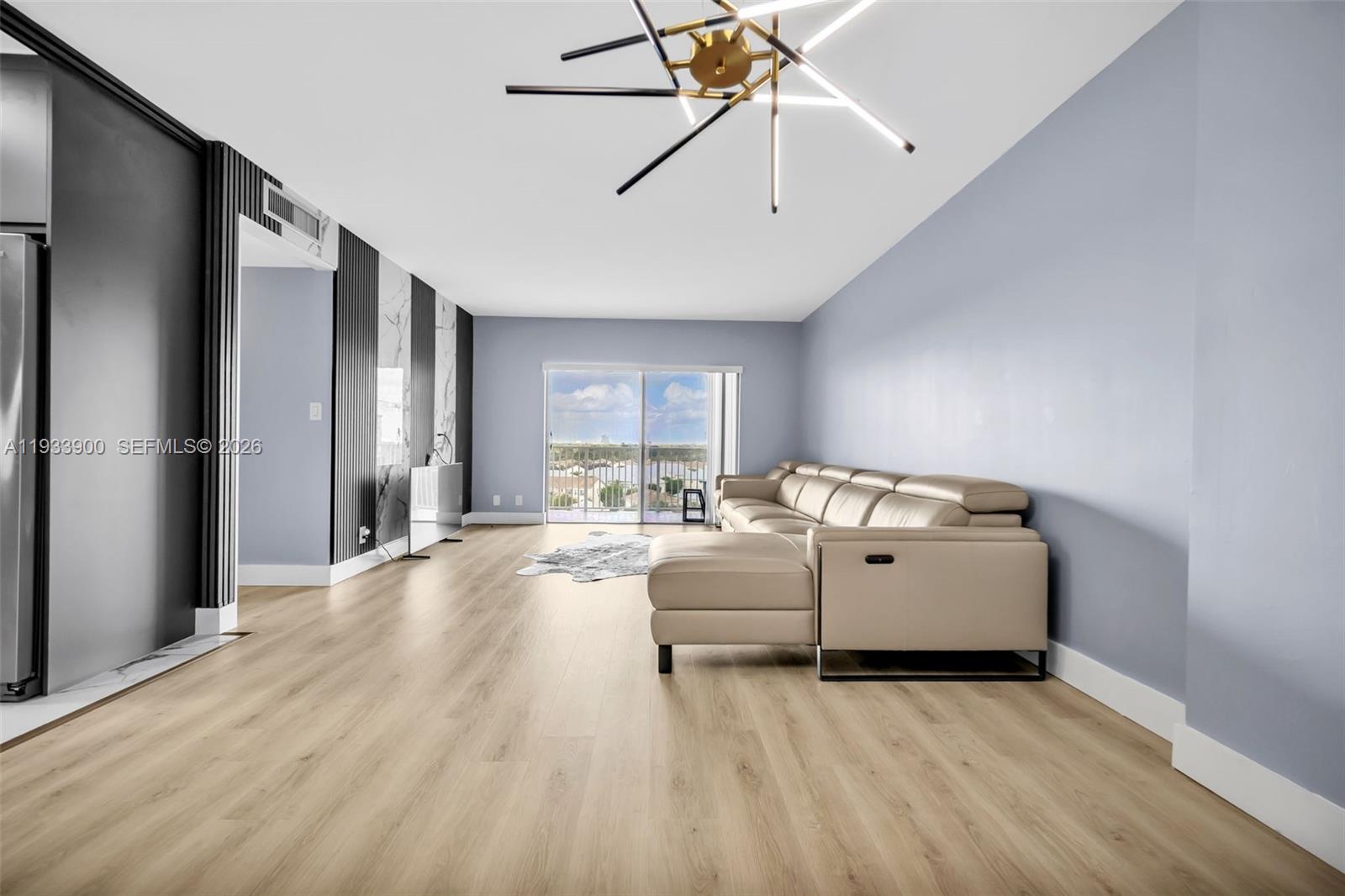4200 Hillcrest Dr 802 Property Photo 1