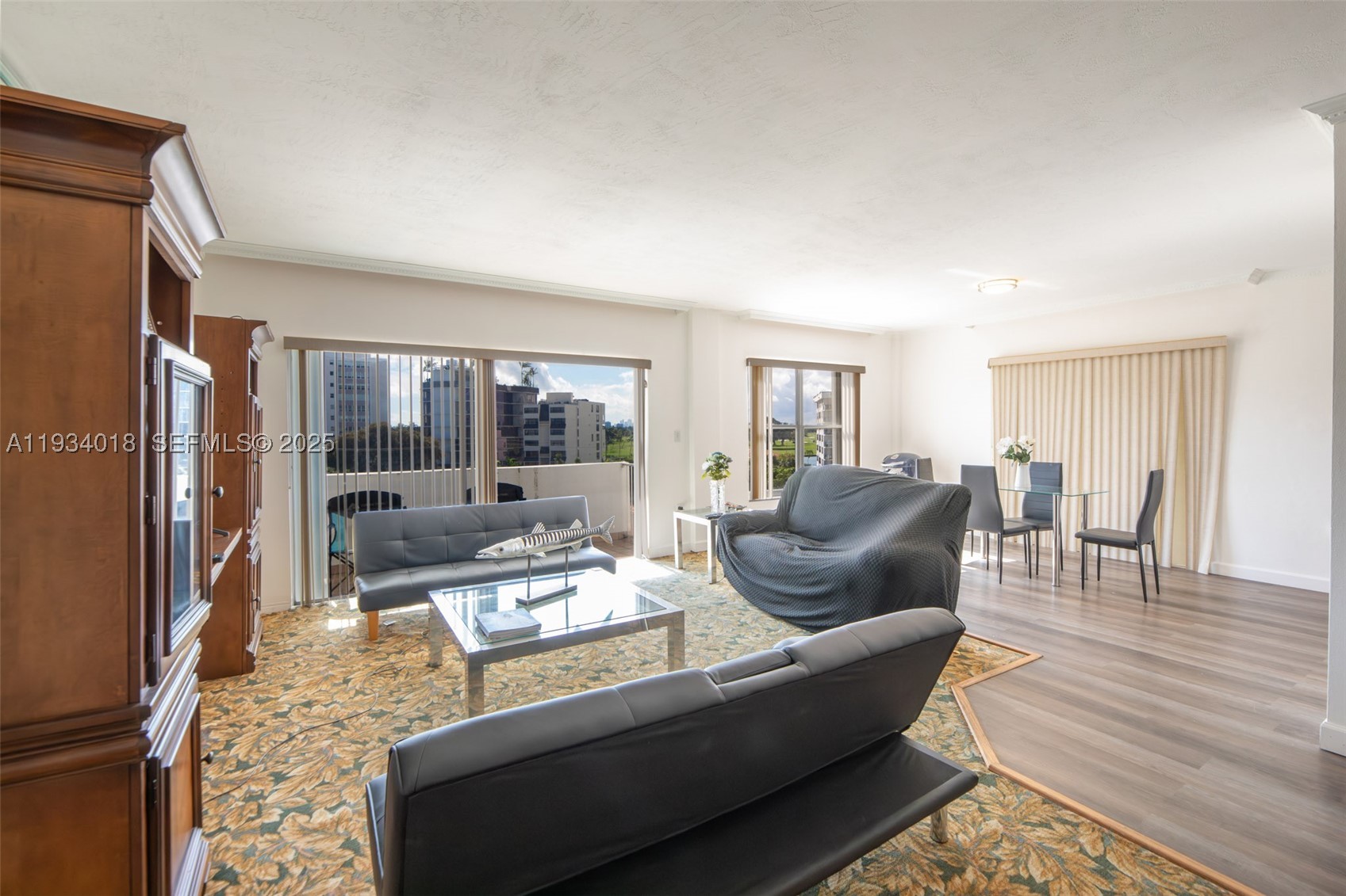 A11934018 Property Photo 2