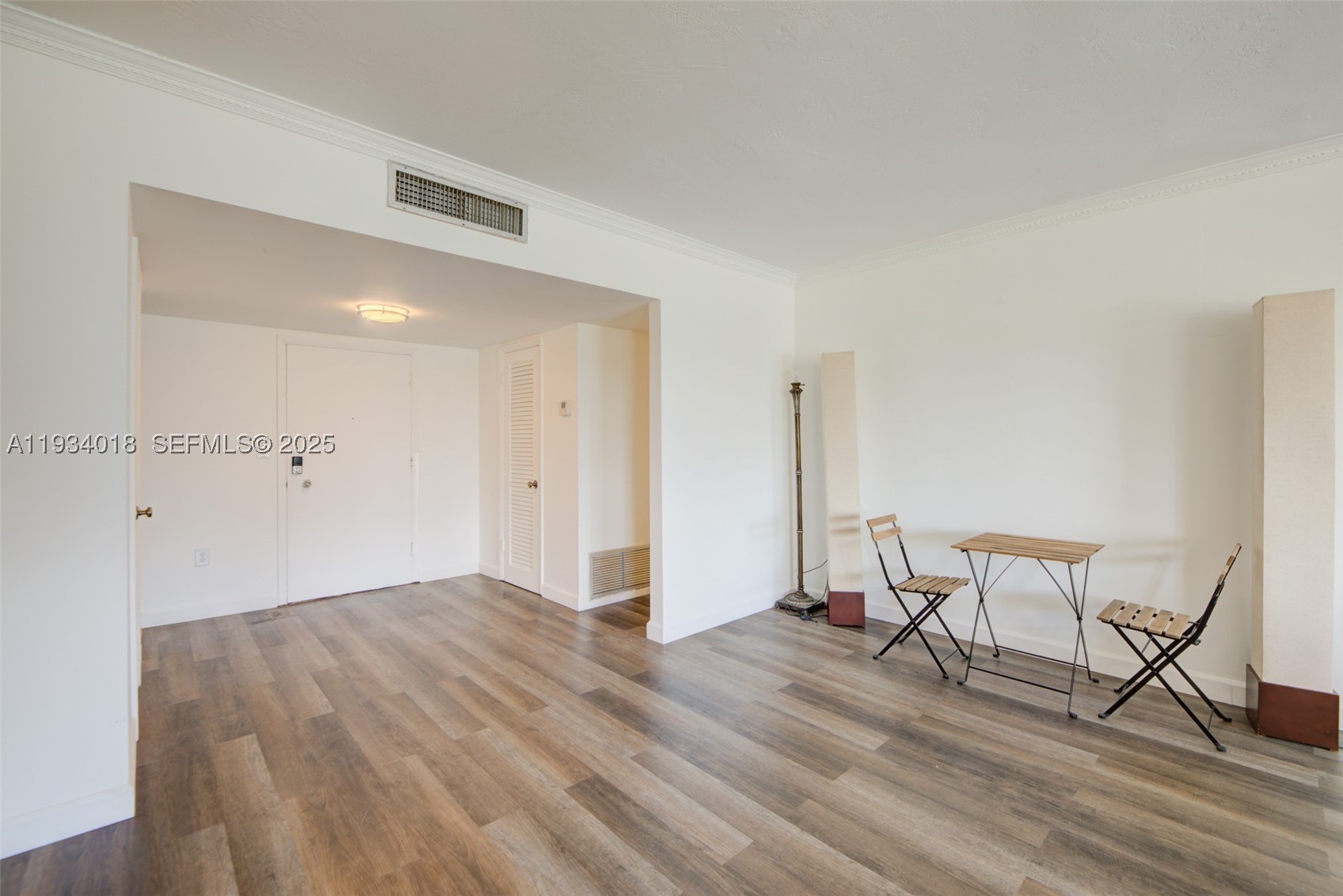 A11934018 Property Photo 10