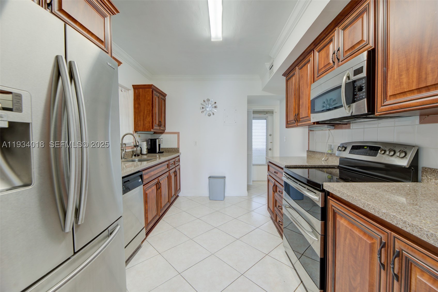 A11934018 Property Photo 13