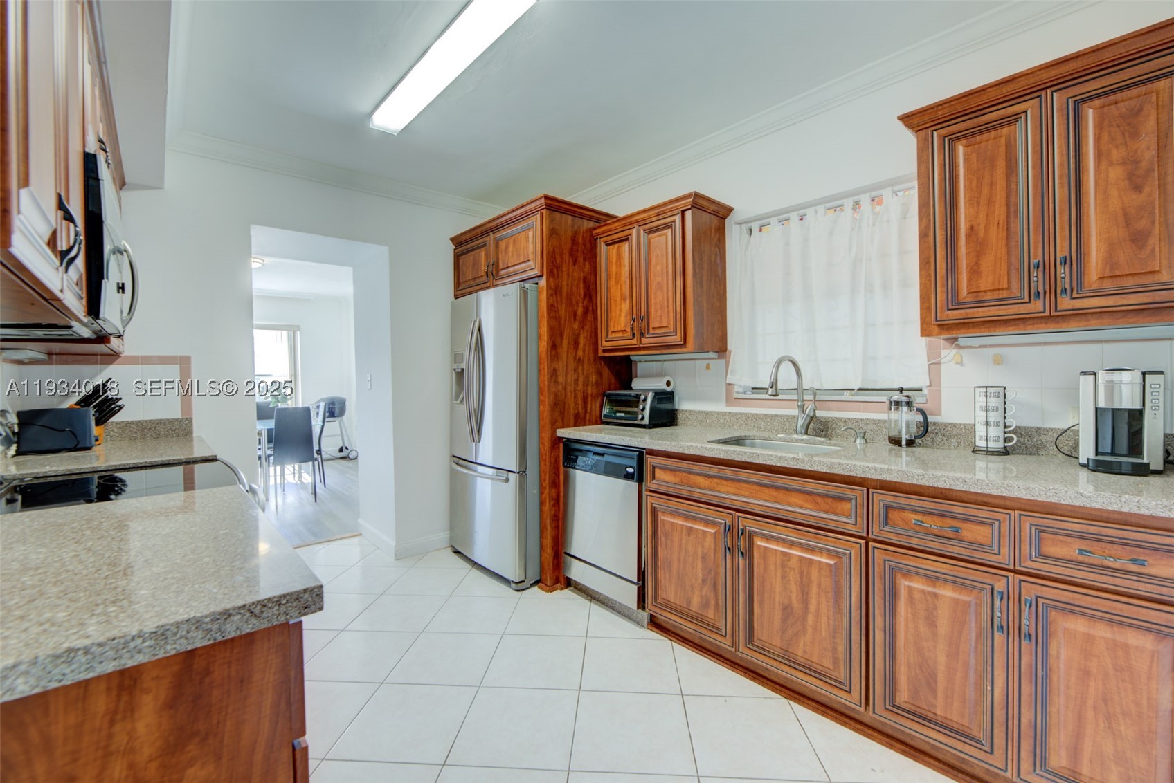 A11934018 Property Photo 14