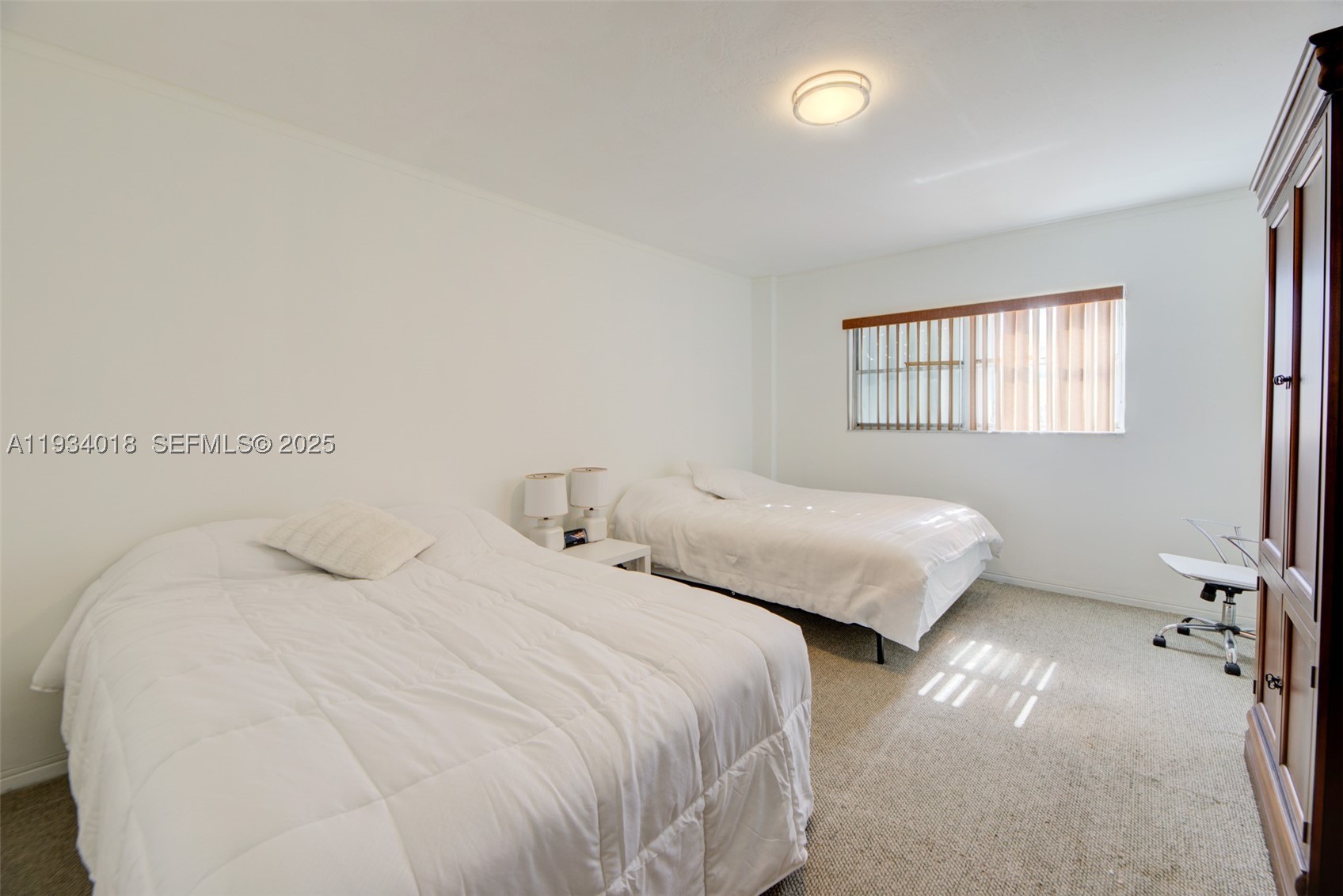A11934018 Property Photo 17