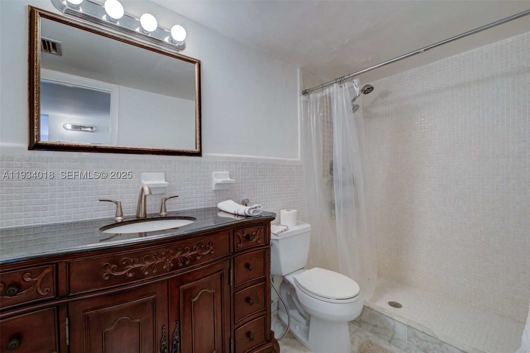 A11934018 Property Photo 20