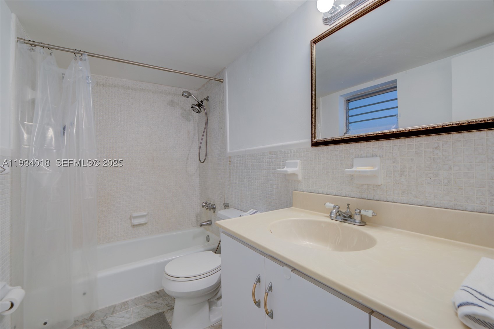 A11934018 Property Photo 22