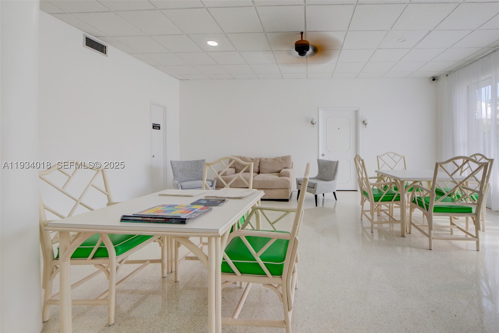 A11934018 Property Photo 31